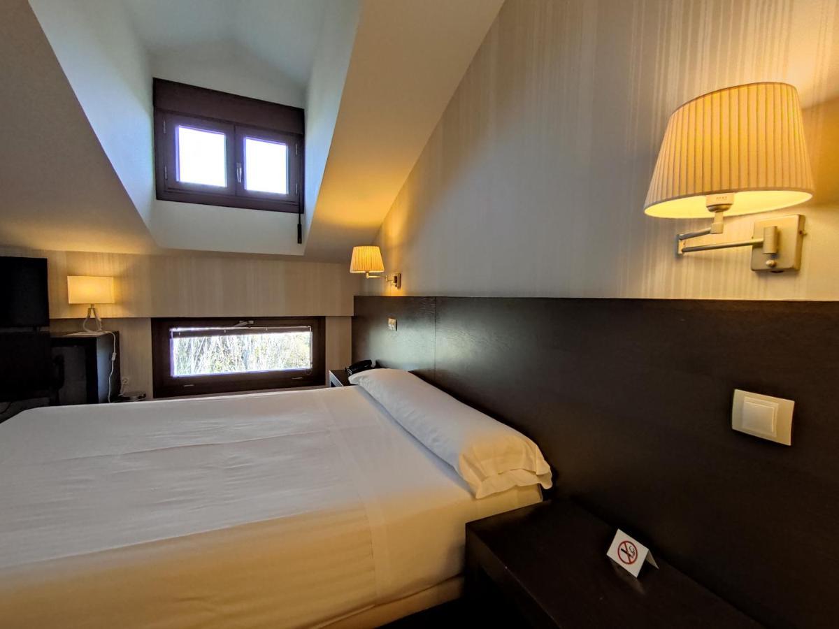 Hotel Puerta Del Arco Tudela de Duero Екстер'єр фото