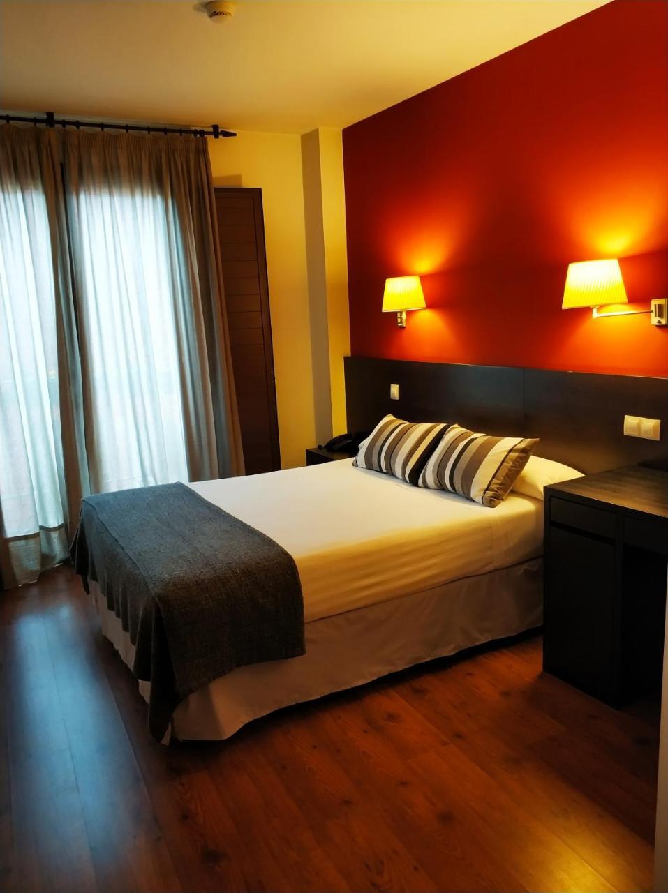 Hotel Puerta Del Arco Tudela de Duero Екстер'єр фото