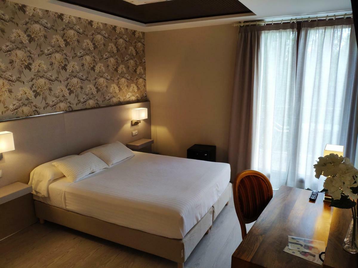 Hotel Puerta Del Arco Tudela de Duero Екстер'єр фото