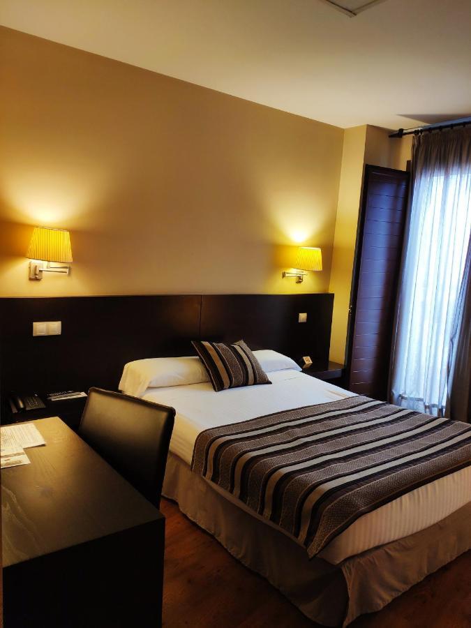 Hotel Puerta Del Arco Tudela de Duero Екстер'єр фото
